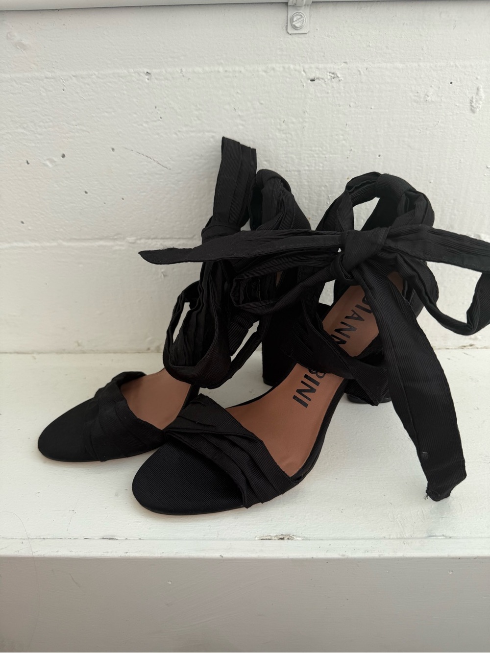 NWOB Gianni Binni Wrap Heels